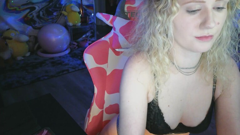 Katie_Little's Streamate show and profile