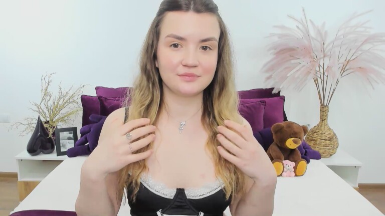 Reneswee's Streamate show and profile