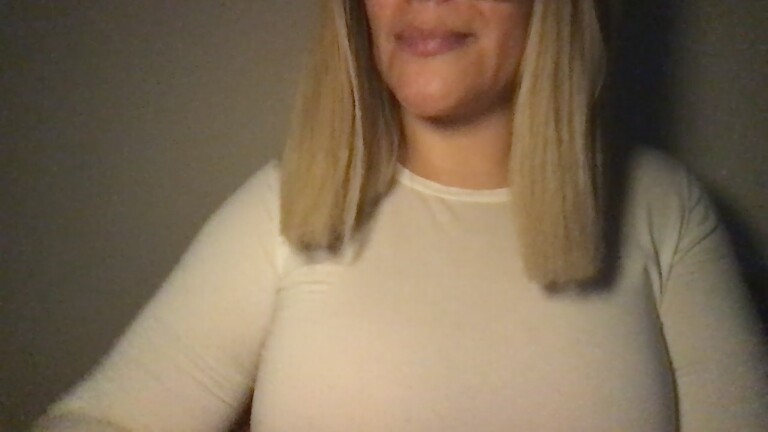 MistressLouUK's Streamate show and profile