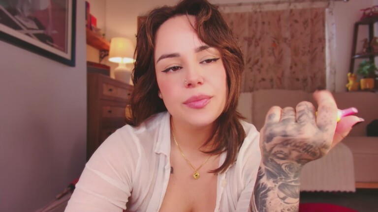 Aerin's Streamate show and profile