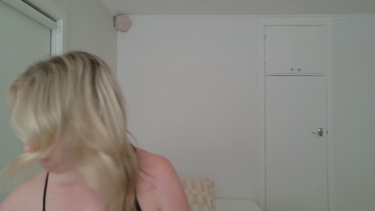 MollyLoveNZ's Streamate show and profile